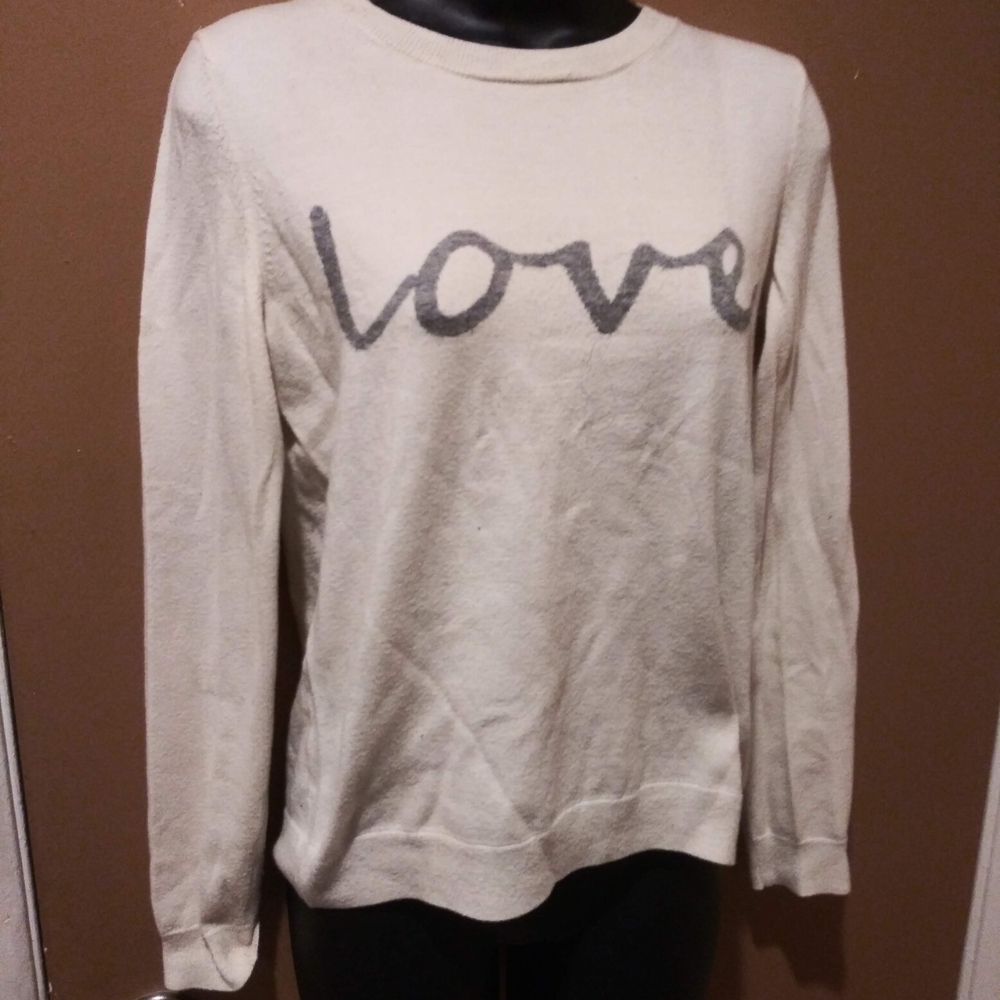 LS1 GAP Cream 'Love' Graphic Sweater size Medium
